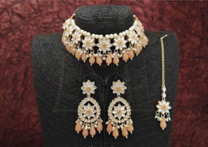Peach Necklace & Earring Set With Maang Tika